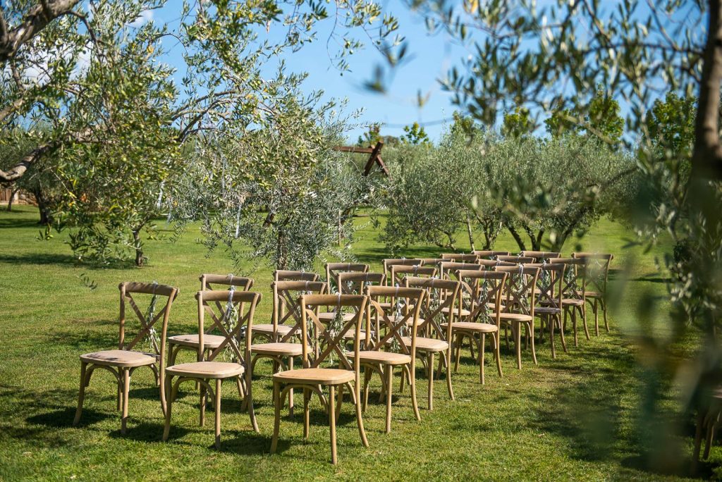 outdoor wedding dinner under the open sky in Istria